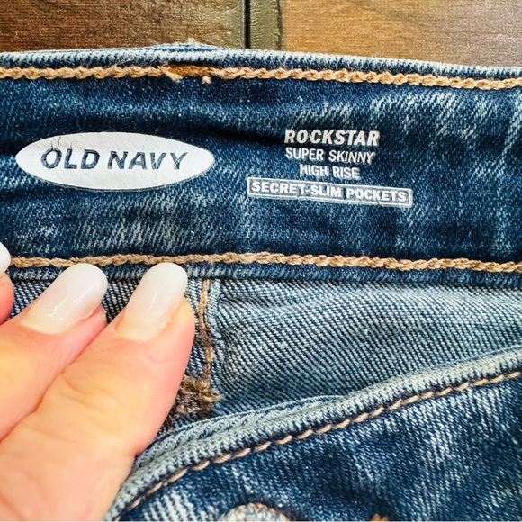 Old Navy Rockstar Super Skinny Distressed Patches High Rise Jeans - Picture 3 of 7